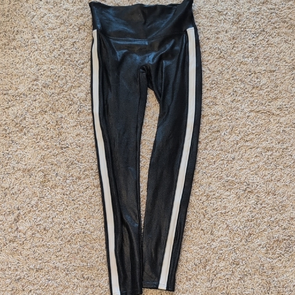 SPANX Black and White Leggings Sleek Performance Design - Picture 3 of 7